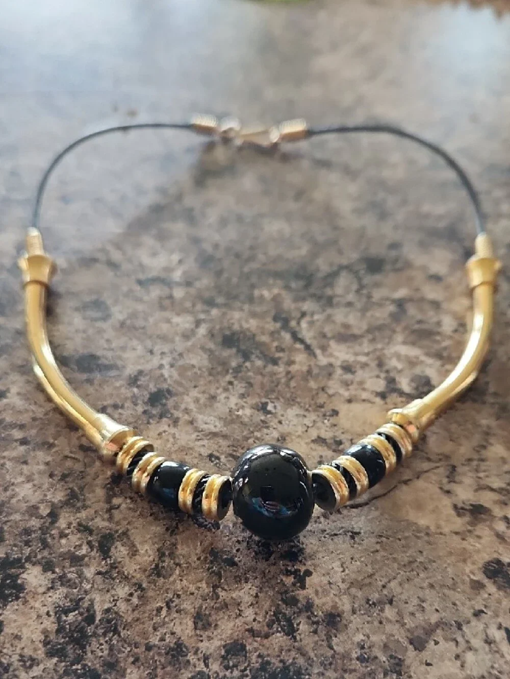 Cheap-Chic Gold-tone and Black Beaded Short Necklace  16 Inches